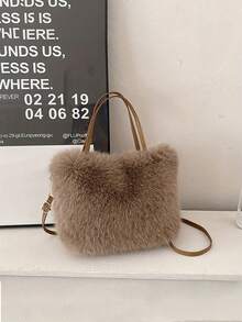 Geantă de umăr ușoară din blană artificială pentru femei, cu curea reglabilă, închidere magnetică, poșetă din pluș, lavabilă manual, cu mâner superior, pentru ieșiri zilnice, stil Honey Girl cu căptușeală din piele artificială, geantă tote pufoasă pentru femei, geantă de umăr pufoasă, poșetă casual din blană artificială, geantă elegantă de iarnă, geantă de mână la modă, cu textură moale și mânere îmblănite, pentru ieșiri zilnice, cumpărături, evenimente de iarnă și ocazii casual.