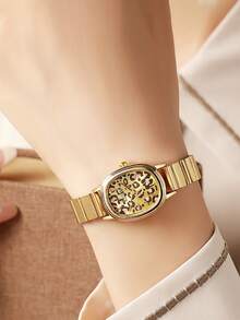 1pc Elegant Oval Dial Bamboo Strap Quartz Women's Watch - Charming Elegant, Versatile Fashion, Brightens Complexion, Suitable For Commuting And Daily Matching, Birthday Gift, Women's Gift, Anniversary Gift, Gift, Year-End Promotion, Cyber Monday Gift, Halloween Promotion And Other Holiday Gifts, No Gift Box Included - White - View 2