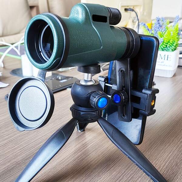 10X42 Outdoor High-Definition Monocular Telescope, Portable Handheld Monocular Telescope, Comes With Tripod And Phone Holder For Clear Long-Distance Shooting, Ideal Gift For Family And Friends, Perfect For Travel, Camping, Hunting, Bird Watching, Concerts, And Sports Events.