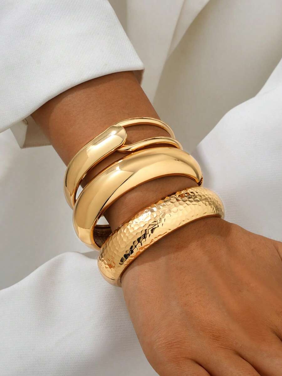 一套金属光滑与蛇皮纹理交叠视觉效果手镯，时尚手镯，适合情侣、朋友聚会、通勤、日常时尚穿搭