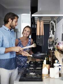 必备旋转挂钩，1 件套橱柜下翻转挂钩，斋月圣诞节烹饪终极收纳神器，免钻孔，轻松安装 - 彩色 - 查看 7