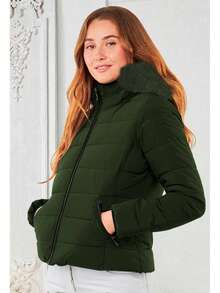 Chamarra para mujercon cierre frontal y bolsillos laterales con capucha y diseño moderno moda casual Chamarra Capitonada Moda Dama Moderna Forro Peluche Moderna - Verde - Ver 2