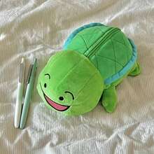 1 pieza de estuche creativo para bolígrafos con diseño de nutria marina - Verde - Ver 9