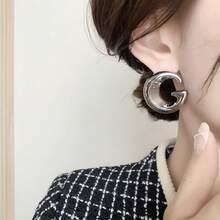 2 件复古小众优雅 G 字母几何耳钉，极简主义夸张耳钉 - G字母幾何耳釘 - 查看 4