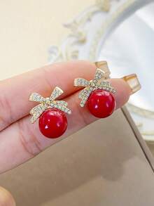 一对复古红色蝴蝶结和人造珍珠耳钉，优雅的小众耳环，适合秋冬和新年 - 紅色 - 查看 4