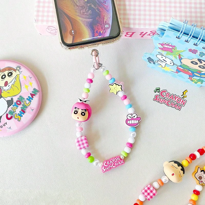 蜡笔小新套装：超人小新手链扣和串珠手机挂饰，DIY 可爱动漫配饰，手机/包/相机防丢带，耐用，怀旧收藏品，情侣/粉丝的完美礼物，跨境热销（亚马逊/Shein） - 彩色 - 查看 1