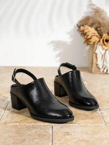 Retro Women's Closed Toe Chunky Heel Mules, Fashion Pointed Toe Backstrap Buckle High Heel Sandals - Black - View 5