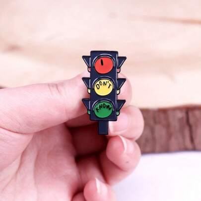 Fashionable Railway Light Shaped Enamel Pin [I Don't Know] Lyrics Decoration Brooch Metal Badge Music Enthusiast Accessory Gift