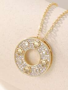 1 Stück kreisförmiger, Cut Out Vier-Blatt-Blumen Anhänger Halskette für Frauen, vollständiges Diamant-Design mit super glänzendem kubischem Zirkonia besetzt, Edelstahlkette, geeignet für den täglichen Gebrauch, Geschenk für die Freundin, Halloween Schmuck, Weihnachtsgeschenk, Feier des Nationalfeiertags von Saudi-Arabien