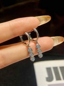 1对0.2克拉圆形莫桑石内嵌式耳钉，S925纯银，优雅订婚耳钉，闺蜜生日周年纪念礼物，新娘结婚首饰