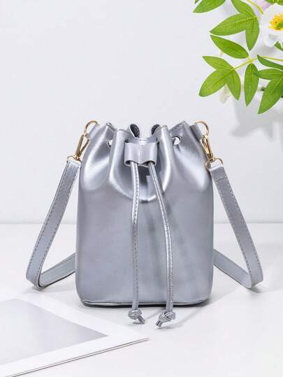 Bolsa balde prateada elegante com fecho de cordão, alça de ombro ajustável, bolsa feminina minimalista e moderna