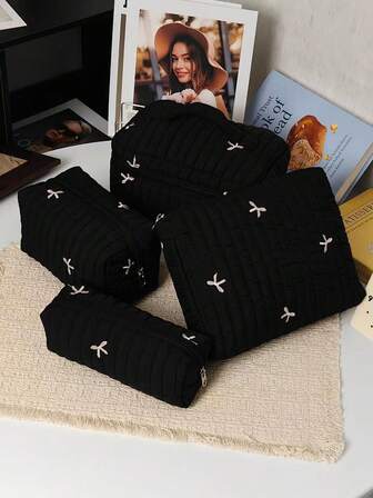 Bolsa de maquillaje bordada con lazo, práctica y linda, set de bolsa de cosméticos esencial para viajes y vacaciones, diseño minimalista chic en negro, adecuado para damas, niñas, madres, con gran capacidad y compartimentos de malla, bolsa de maquillaje, bolsa de cosméticos, esencial de viaje, gran capacidad, gran bolsa de maquillaje, regalos para mujeres, regalos de Navidad, ideas de regalo para mujeres