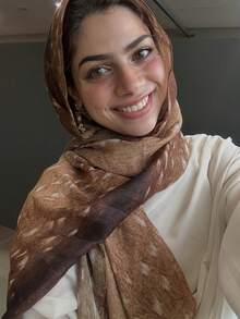 1件装女士波西米亚风花卉小鹿波点印花头巾，穆斯林防晒头巾，优雅百搭围巾披肩，适合日常佩戴 - 446-01-棕色 - 查看 4