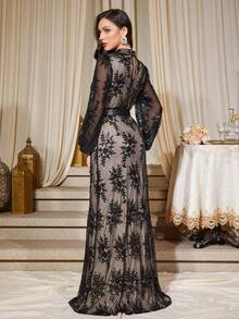 优雅迷人的长袖蕾丝舞会礼服，立领喇叭下摆，镂空设计，非常适合女士晚礼服