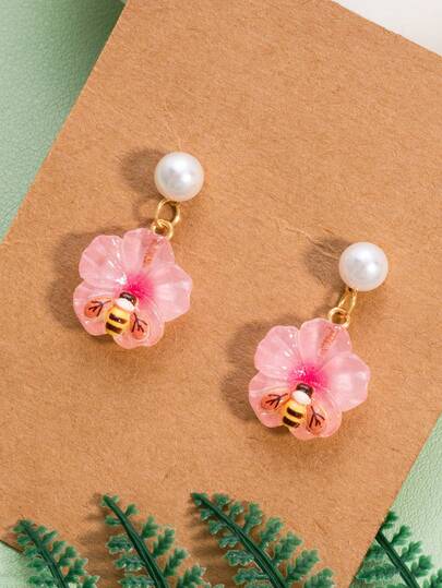 A Pair Of Cute And Creative Resin Flower Simulation Insect Bee Female Earrings