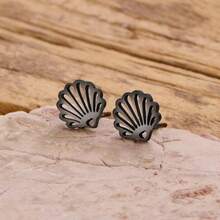 1 Pair Of Stainless Steel Shell Pattern Simple And Niche Design Light Luxury Design Stud Earrings, Ladies Stainless Steel Animal Stud Earrings, Fashionable Jewelry Gift