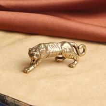 Brass Material Tiger Bronze Sculpture Ornament, Indoor Desktop Decoration, Small Tiger, Antique Bronze Color - 銅虎 - 查看 2