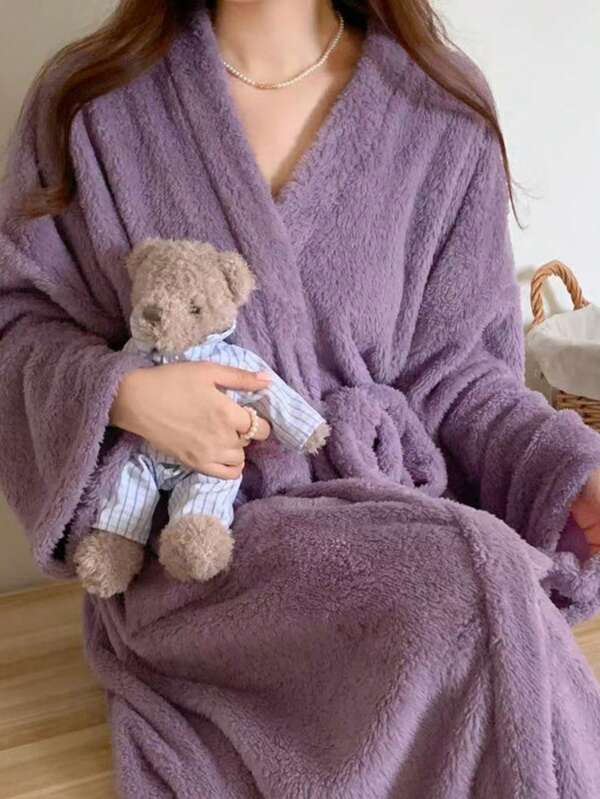 1pc Solid Color Plush Robe, Cute Long Sleeve V-Neck Plush Robe, Autumn/Winter Women Sleepwear Long Plush Bathrobe Housecoat, Thick For Home, Wedding, Bathroom Use