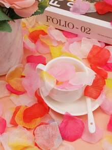 Romantic Style Petal Shaped Delicate Edge Artificial Flower Petals, Multi-Color, Suitable For Wedding Ceremony, Proposal Decoration