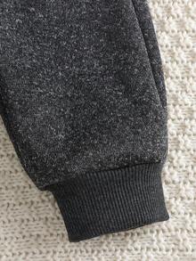 男婴秋冬两件套服装，深灰色卫衣+工装裤套装