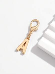 1pc Fashionable Minimalist 26 Small English Letter Shape Smooth Metal Keychain, Suitable For Women Car Key, Bag Decoration And Gift - Silver - View 2