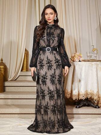 优雅迷人的长袖蕾丝舞会礼服，立领喇叭下摆，镂空设计，非常适合女士晚礼服