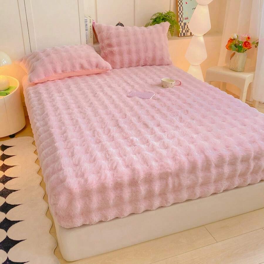 3pcs Set: 1pc Thickened Solid Color Faux Fur Fitted Sheet + 2pcs Pillow Shams, All-Around Wrap-Around Design To Prevent Bed Slip, Machine Washable, Warm & Comfortable For Bedroom, Home, And Dorm Use - Pink - View 1