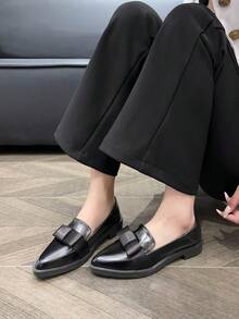 Thick Sole Slip-On Loafers With Cute Bow Tie, Retro British Style Leather Shoes, Soft Bottom Casual Shoes For Women, Preppy College/Office Wear, Suitable For Spring, Summer, Autumn, Winter, Size 34-42