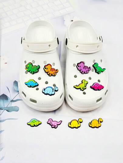 12 neue süße Dinosaurier Schuh DIY Accessoires, cartoon süße abnehmbare PVC Dekorative Schnallen Accessoires, das ganze Jahr über im Frühling, Sommer, Herbst und Winter erhältlich.