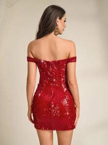 Elegancka i wykwintna suknia wieczorowa Astony One z dekoltem bez ramiączek, talią ozdobioną delikatnymi cekinami, krótką spódniczką podkreślającą figurę i seksownym, odkrytym tyłem. Idealna na Boże Narodzenie, Sylwestra, Święto Dziękczynienia, imprezy, wakacje, przyjęcia koktajlowe i jako strój dla gości weselnych.