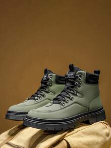 بوت رجالية عالية الكاحل، جديدة للخريف والربيع ذات نعل مطاطي مبطن بالفرو الأسود الناعم، بوت كاجوال متوسطة الطول، بوت رجالية عصرية تناسب البناطيل الجينز