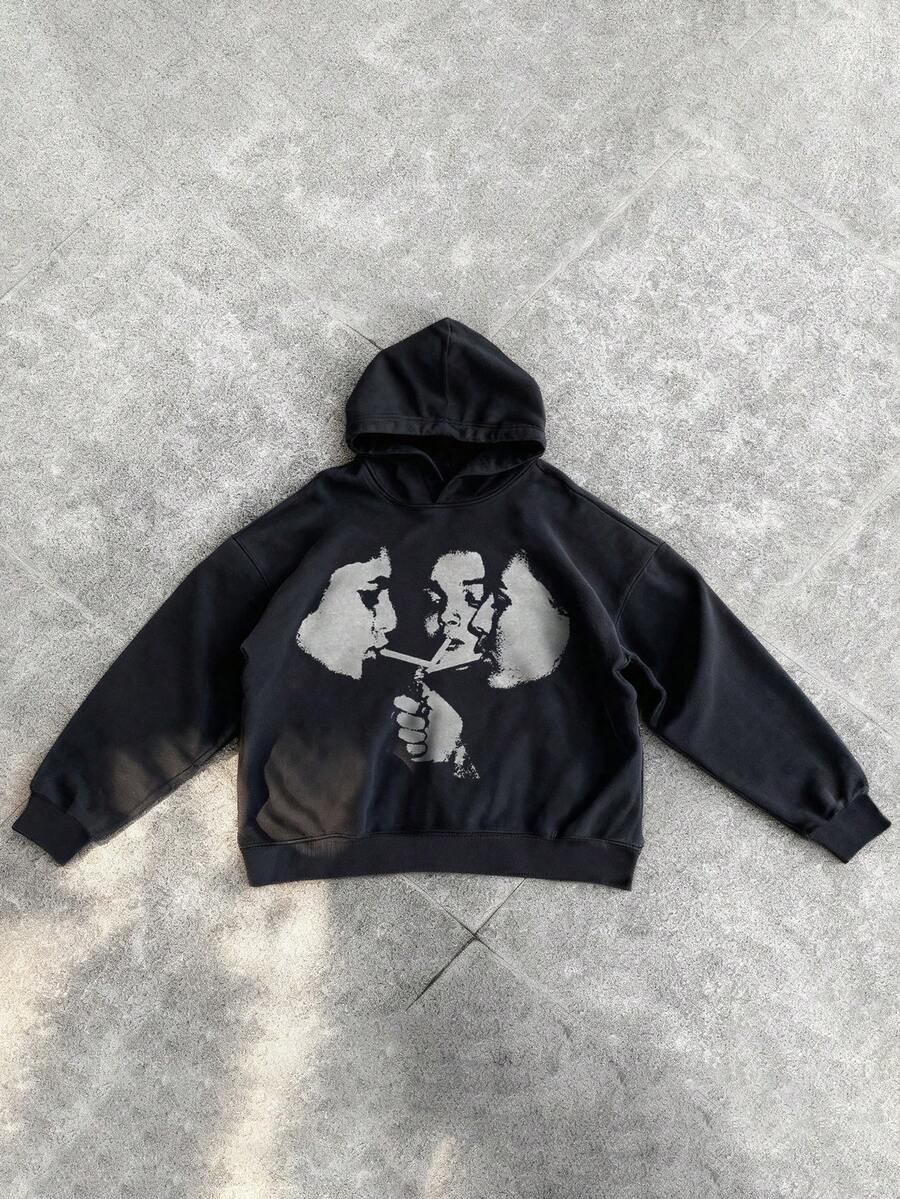 男士休闲人像印花套头连帽衫，修身版型，适合运动和通勤穿着。 - 黑色 - 查看 1