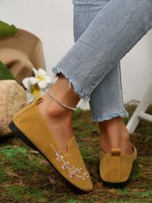 Spring/Autumn New Fashion Indoor/Outdoor Women's Flats, Lightweight Soft Comfortable Women's Shoes, Comfortable Embroidered Floral Fabric Women's Flats, Christmas/Holiday Style Women's Shoes