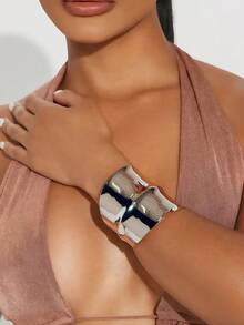 1pc Exaggerated Geometric Asymmetrical Curve Smooth Bangle, Liquid Wrinkle Texture Metal Wrinkle Bracelet, Personalized Versatile Alloy Cuff, Thick Bracelet For Women, Silver Wide Wrist Stacking Fashion, Statement Cuff Bracelet, Fashionable Jewelry Gift Accessory, Women Silver Bracelet, Accessory