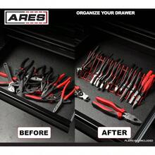 62003 - Rack rojo para alicates de 16 ranuras - Mantenga los alicates organizados en el cajn de herramientas - Las ranuras de 3/4 de pulgada se ajustan a la mayora de los alicates - El revestimiento de PVC protege los alicates y evita el deslizamiento - Rojo - - Ver 5