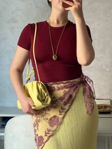 1件时尚花卉刺绣蕾丝头巾，复古女士三角头巾，优雅头饰发饰，教堂祈祷及婚礼面纱，新娘蕾丝曼蒂拉，秋季服装，女士情人节配饰