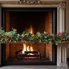 Guirlande de Noël avec cannes, imitation de feuilles d'argent, baies rouges et tiges de verdure au style naturel. Avec baies rouges et feuilles d'eucalyptus pour la décoration de la cheminée, de la table, du centre de table et à suspendre pour la décoration de la maison pendant les fêtes. - Multicolore - Voir 5