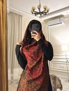 1件女士时尚保暖腰果图案印花围巾，经典佩斯利花纹头巾和披肩，可搭配长袍和连衣裙 - 安哥拉紅 - 查看 3