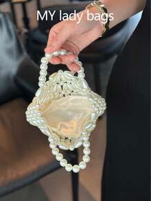 Borsa a tracolla/clutch vintage di design di nicchia, realizzata a mano con perle e forma a mezzaluna, versatile e alla moda