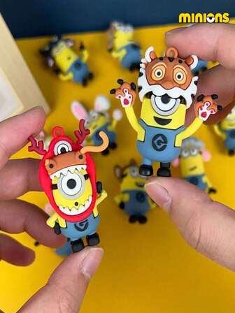 Minions 12 件/套小黄人主题 12 生肖系列 PVC 软橡胶钥匙扣，包括 Stuart+Bob+Kevin 吊坠，DIY 钥匙扣，适合作为送给家人、同事、姐妹和朋友的礼物，适合各种场合