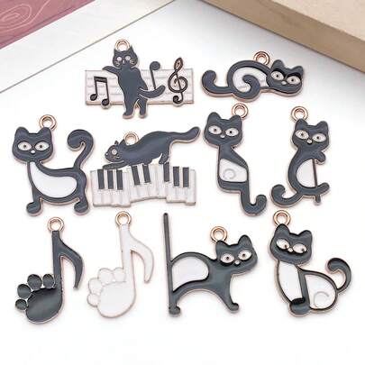 5/10 pièces Pendentif mignon de chat de bande dessinée drôle avec note de piano en alliage noir. Charms pour faire soi-même des boucles d'oreilles et des colliers
