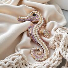 1 件复古秋冬可爱水钻海马胸针，创意海洋动物服装配饰别针