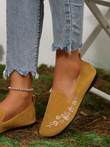 Spring/Autumn New Fashion Indoor/Outdoor Women's Flats, Lightweight Soft Comfortable Women's Shoes, Comfortable Embroidered Floral Fabric Women's Flats, Christmas/Holiday Style Women's Shoes