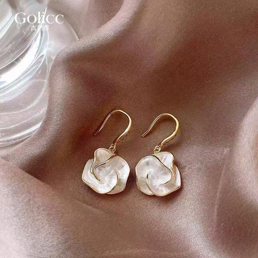 Camellia Flower Earrings For Women, Niche Design, High-End Feel, 2025 Hot-Selling Versatile Elegant Personality Stud Earrings - 白色0211 - 查看 1