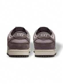 Nike Giày thể thao nam Dunk Low SE, giày thể thao thường ngày, đa năng, nhẹ, đệm, màu bạch kim, tím, đá đen, FQ8249-001 - màu nâu - Xem 2