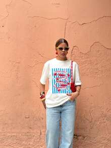 Camiseta Feminina Gola Redonda Estampa do Verão SARDINES & TOMATO Blusa em Algodão Premium