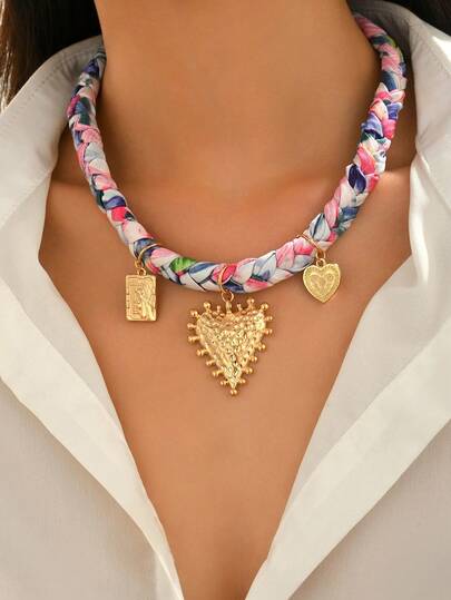 1pc Vintage Bohemian Style Metal Heart & Geometric Pendant Necklace, Handmade Braided Rope Chain Suitable For Women's Daily, Party, Dress, Shirt Matching (Random Color, Slight Color Difference Is Normal)