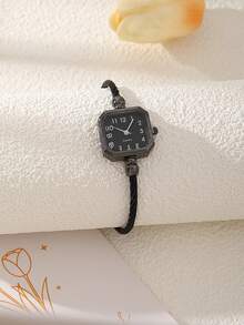 新款可爱简约时尚女士手链表可爱罗马方形小头奢华女士手链表合金石英表礼物
