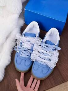 Nastro di pizzo adatto per scarpe a T-bar, stile balletto, lacci decorativi per personalizzare scarpe sportive e da ginnastica, bordino di pizzo bianco (scarpe non incluse) - Bianco - Visualizzare 13