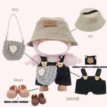 Fischerhut und Latzhose Set, für LABUBU, kombiniert mit gestrickter Perlen Handtasche und Schuhen, modische Accessoires und Zubehör (ohne Plüschpuppe, nur Kleidung und Accessoires)